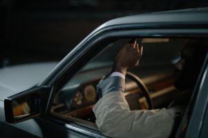 お尻の脂肪吸引後の痛みを和らげる運転方法は？